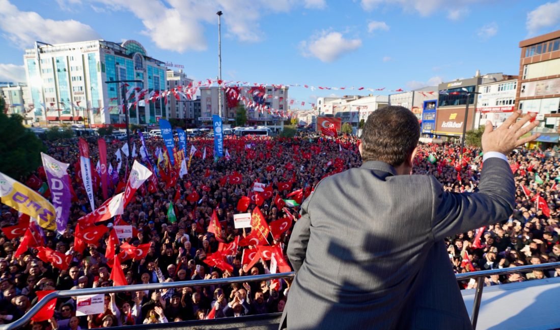 İstanbul Büyükşehir Belediye Başkanı Ekrem İmamoğlu, görevden alınarak tutuklanan Esenyurt
