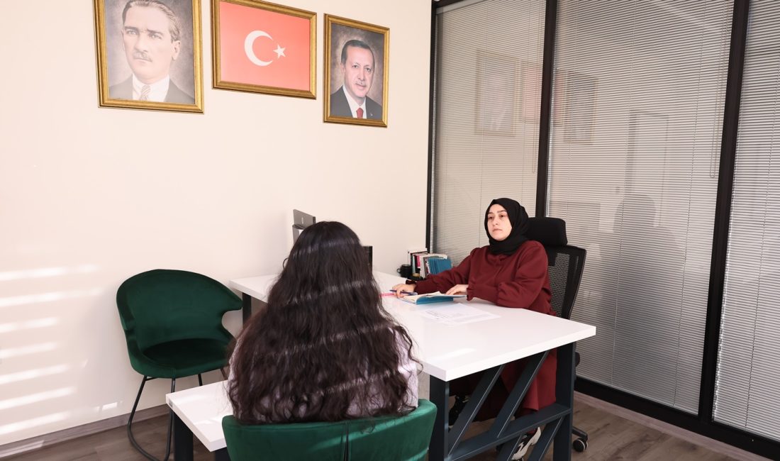 SU-MEKAN bünyesindeki Sultangazi Aile Danışmanlık Merkezi(SADEM), ilçede ikamet eden kadın