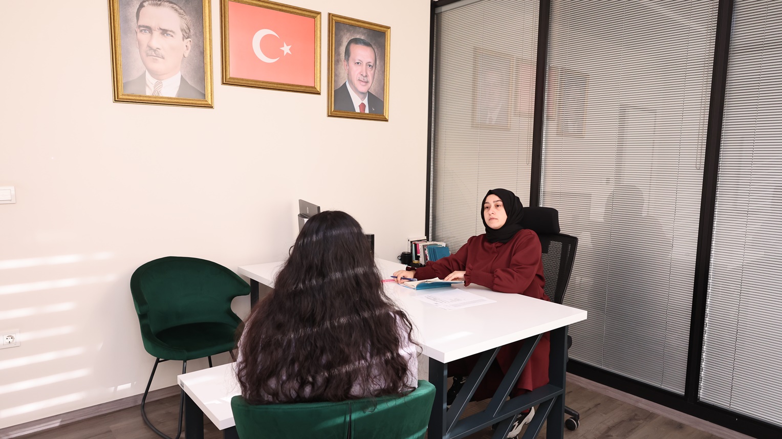 SU-MEKAN bünyesindeki Sultangazi Aile Danışmanlık Merkezi(SADEM), ilçede ikamet eden kadın