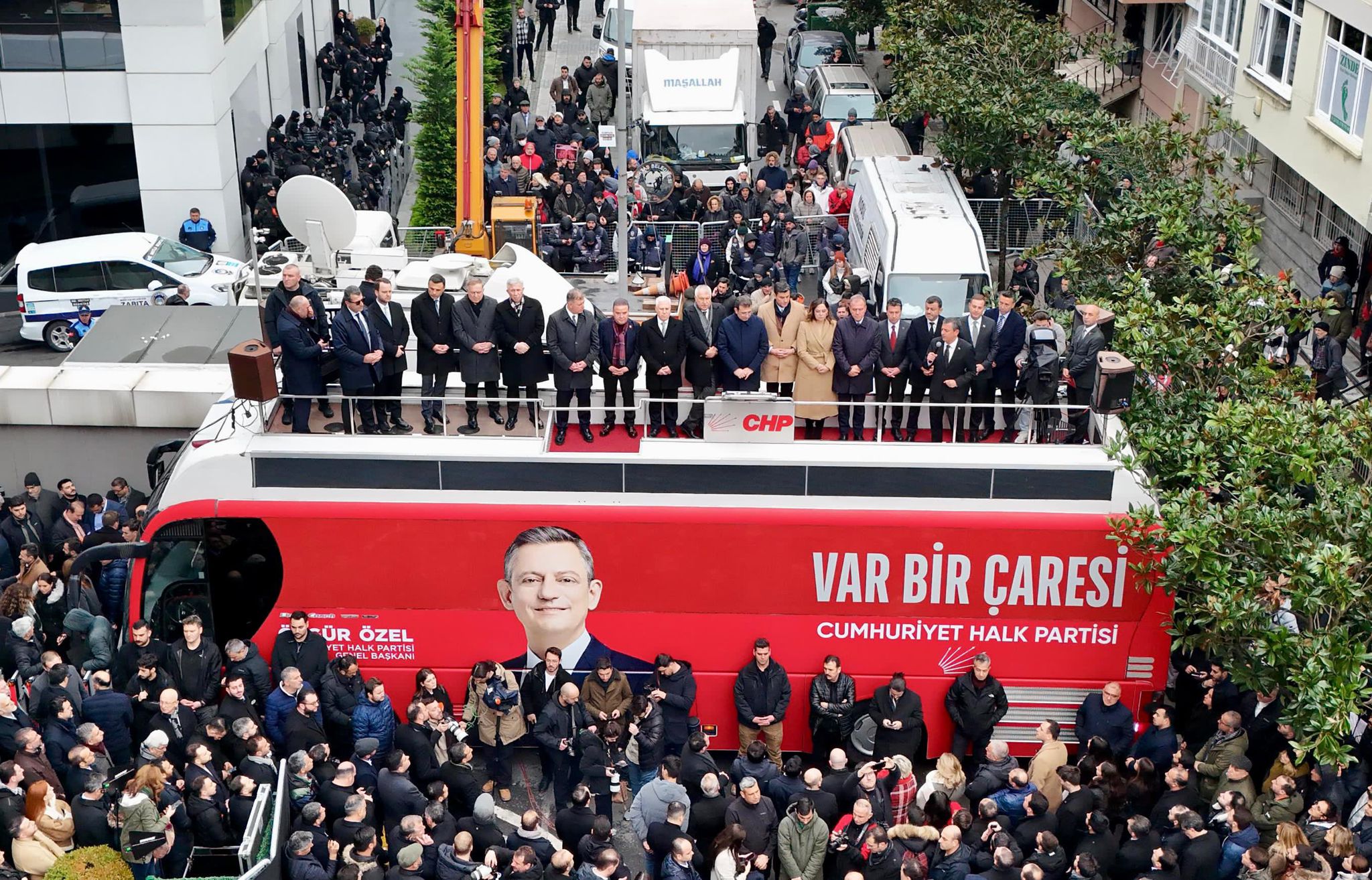 CHP Genel Başkanı Özgür Özel ile TBB ve İBB Başkanı