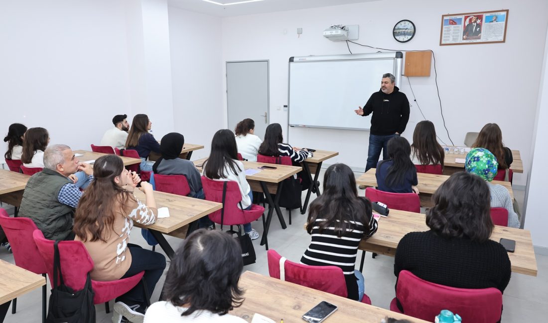 Sultangazi Belediyesi’nin sanatla iç içe olmak isteyen gençler için hayata
