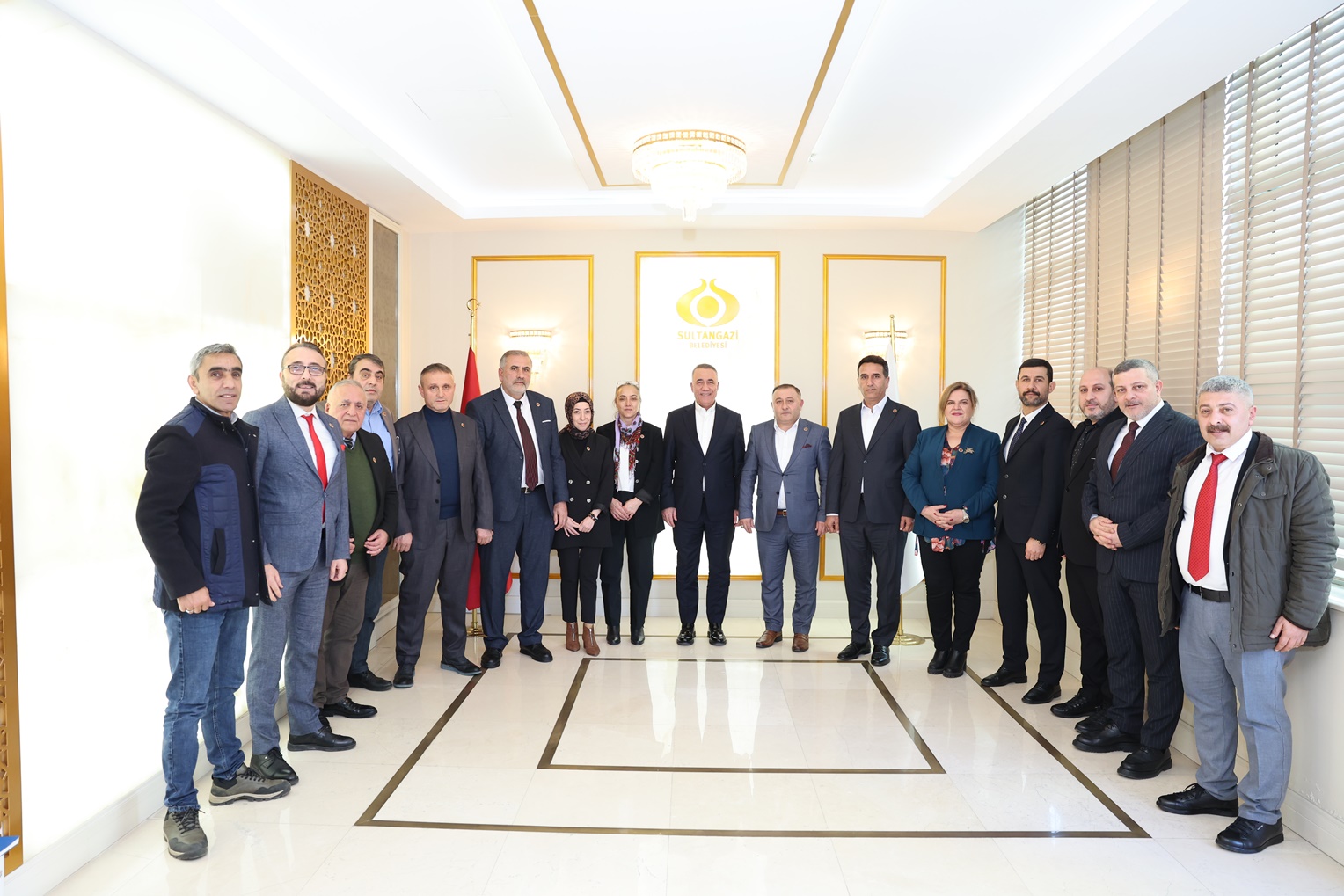 Sultangazi Belediye Başkanı Abdurrahman Dursun, ilçedeki 15 mahallenin muhtarları ile