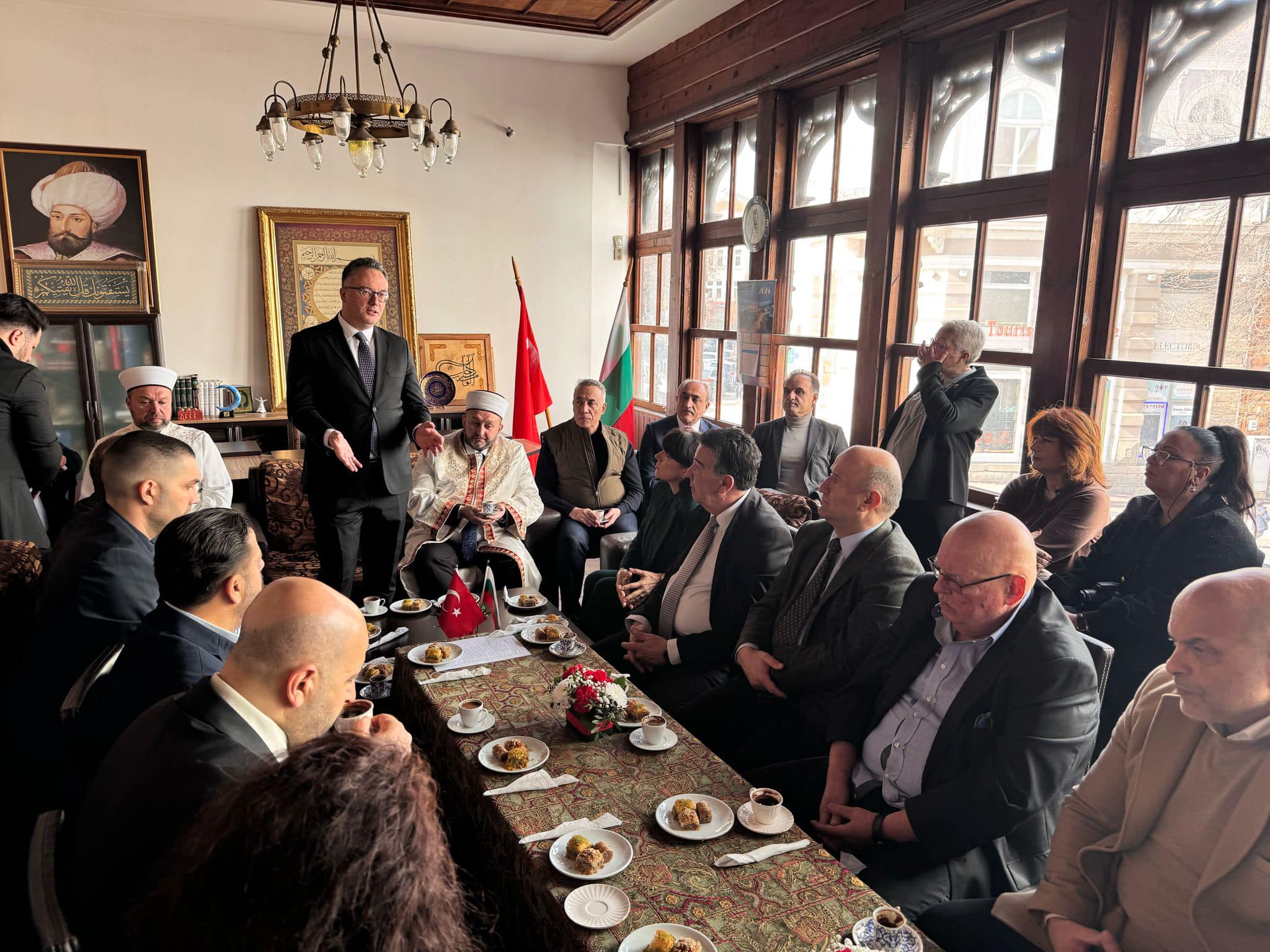 Sultangazi Belediyesi iftar sofralarını bu kez Balkan ülkelerine de taşıyor.