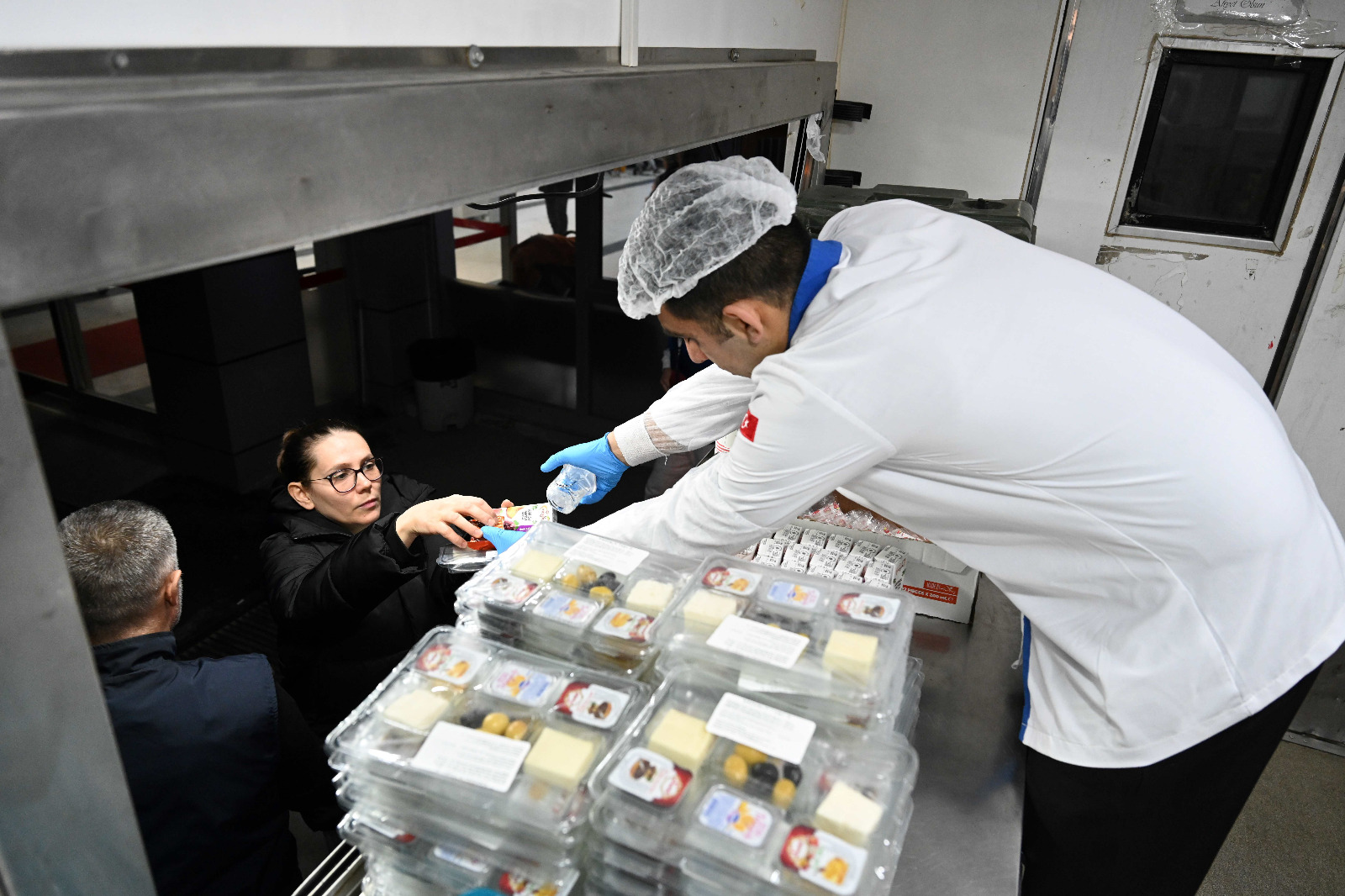 İBB, Ramazan ayı boyunca hastanelerin acil servislerinde sahur hizmeti sunarak