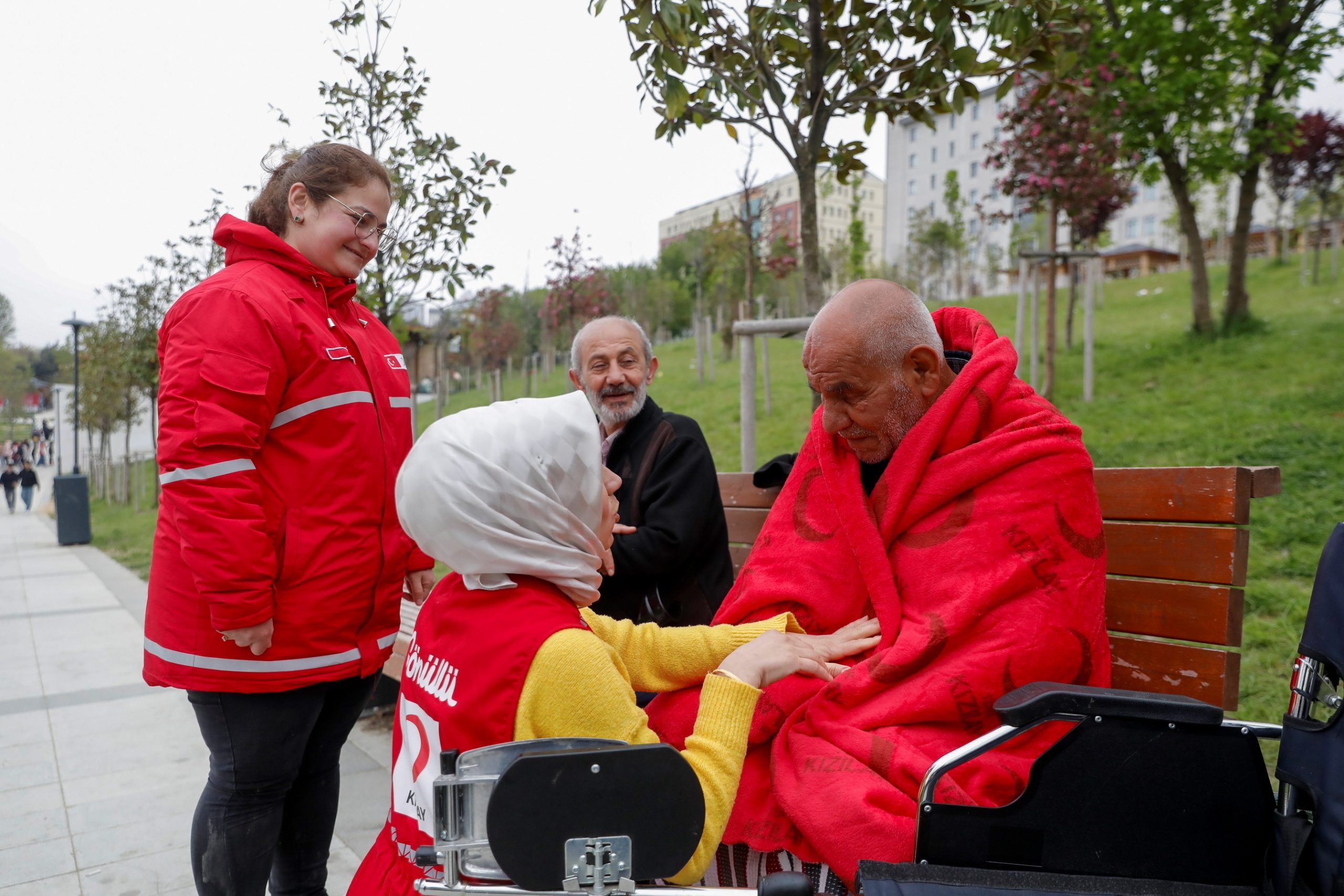 İstanbul ve çevresinde hissedilen depremin ilk anlarından itibaren beslenme desteği
