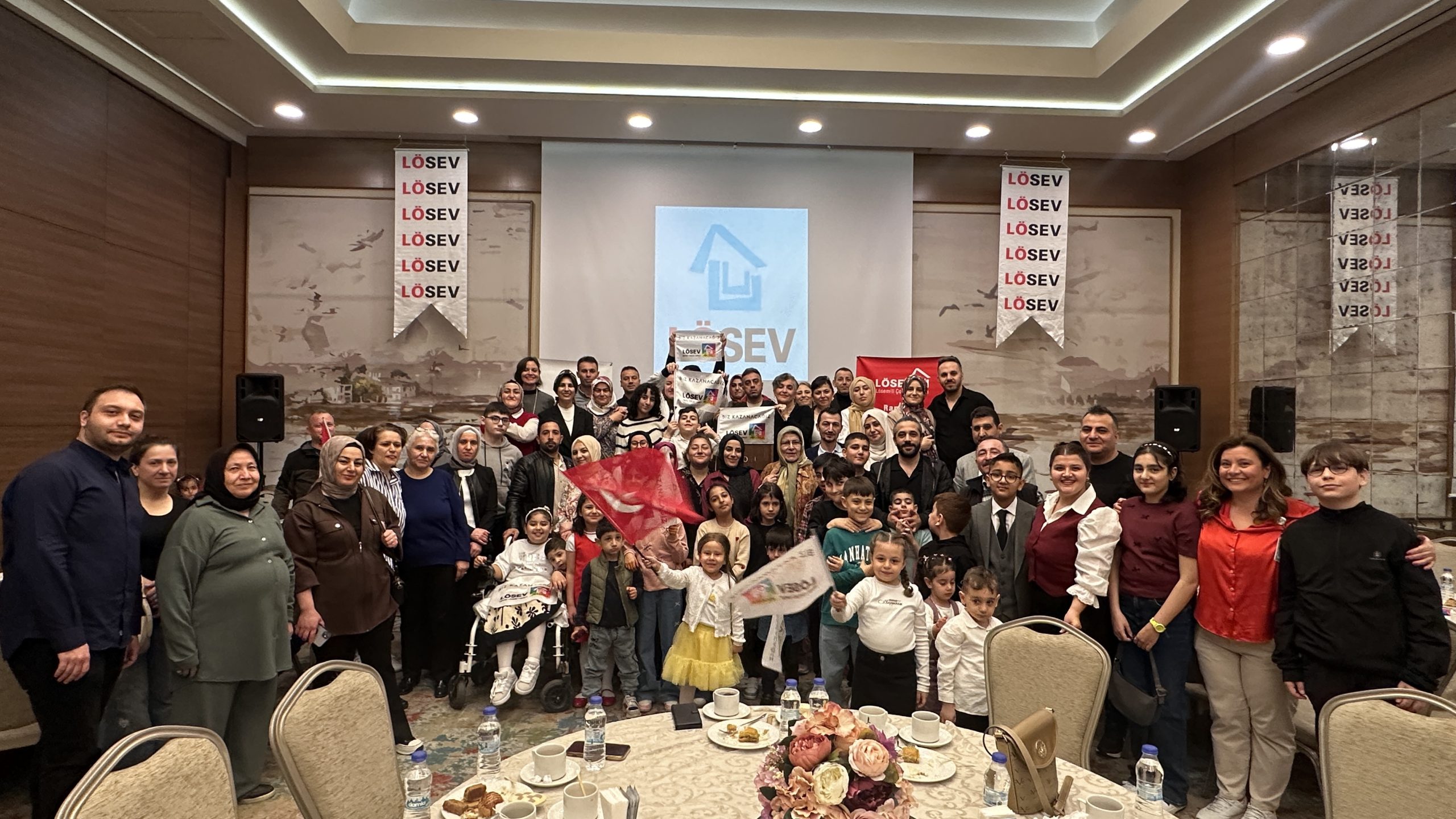 LÖSEV’e kayıtlı lösemi ve çocukluk çağı kanseriyle mücadele eden minikler