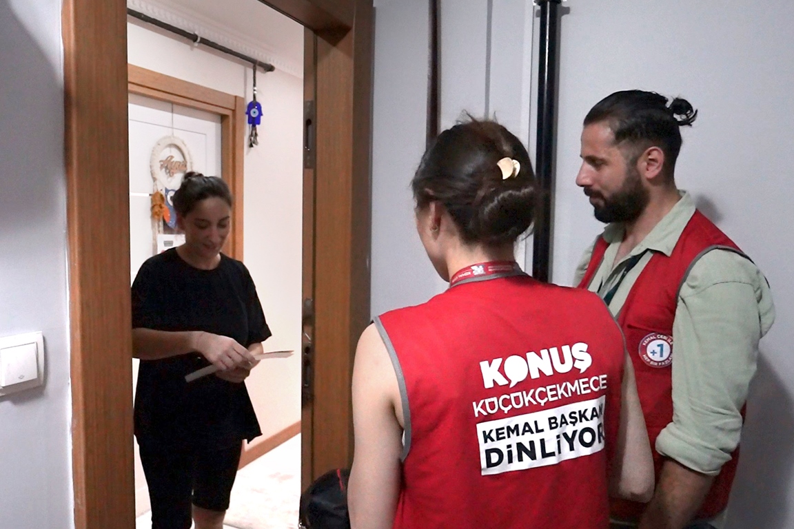 Küçükçekmece Belediyesi, ‘Yenidoğan Bebek Seti’ ile bebek sahibi olan ailelerin