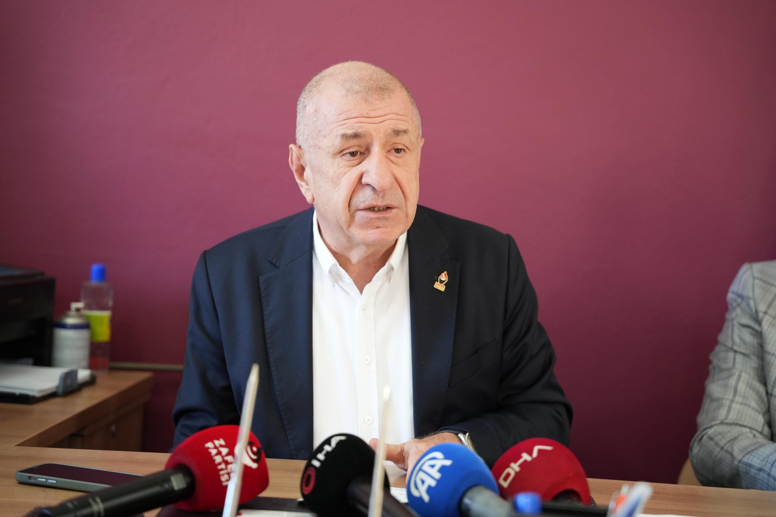 Zafer Partisi lideri Kilis’te esnafla buluştu, hükümetin ekonomi ve dış