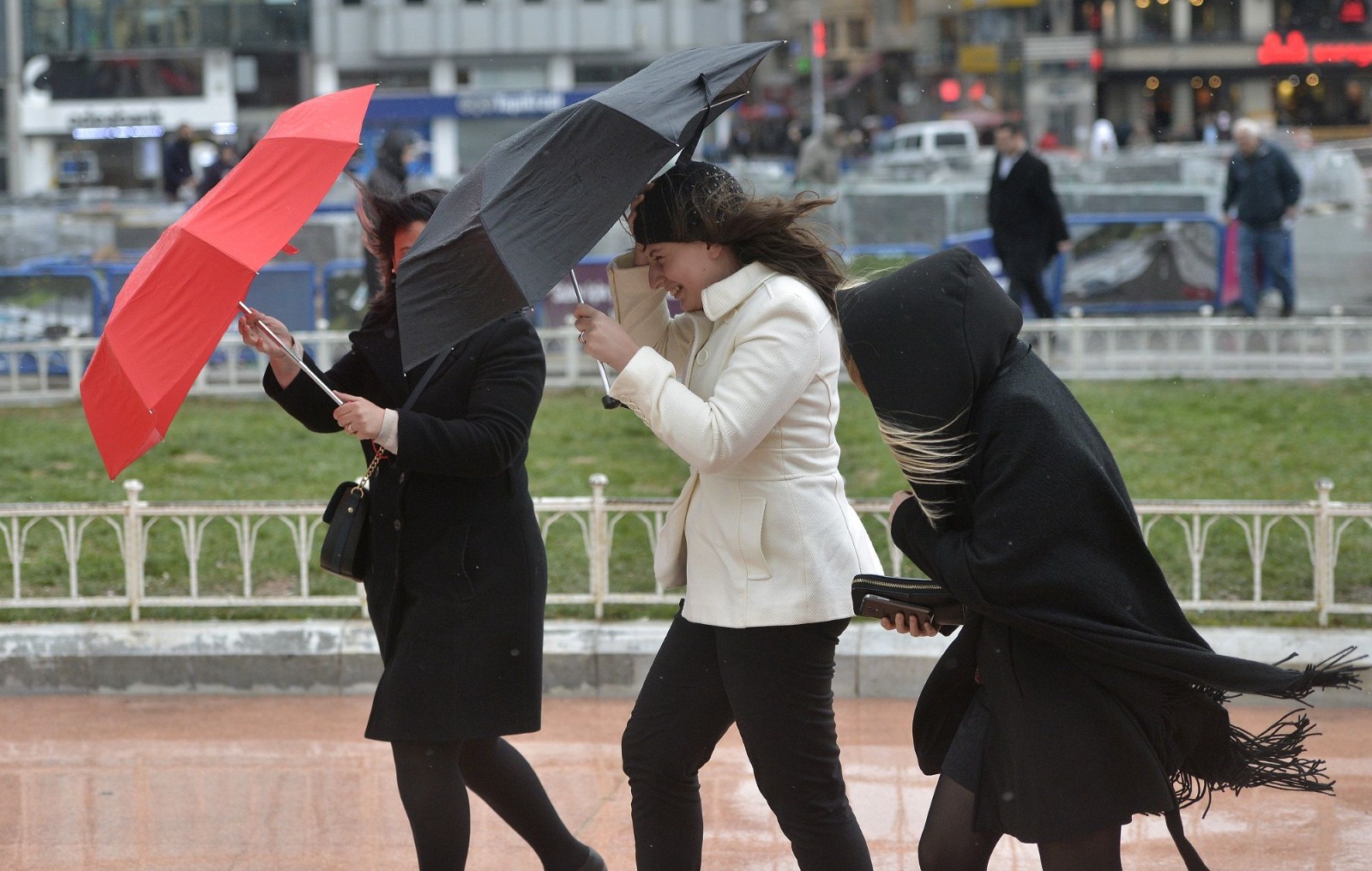 İBB Afet Koordinasyon Merkezi (AKOM), pazartesi günü için kent genelinde