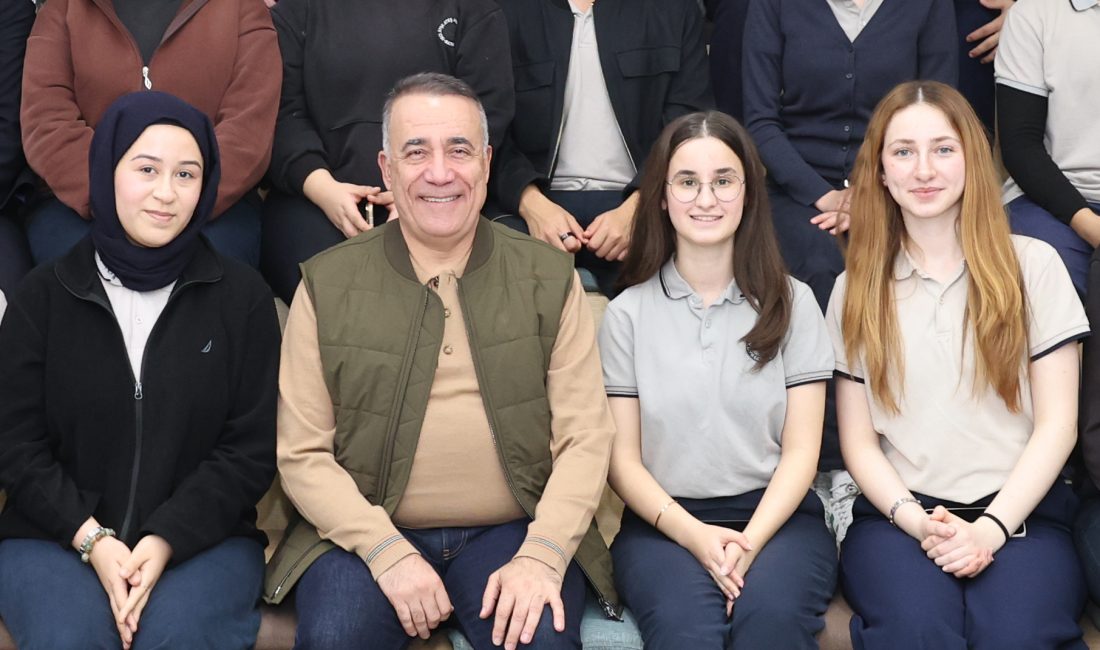 Sultangazi Belediye Başkanı Abdurrahman Dursun, 2026 yılına girerken yeni yıl