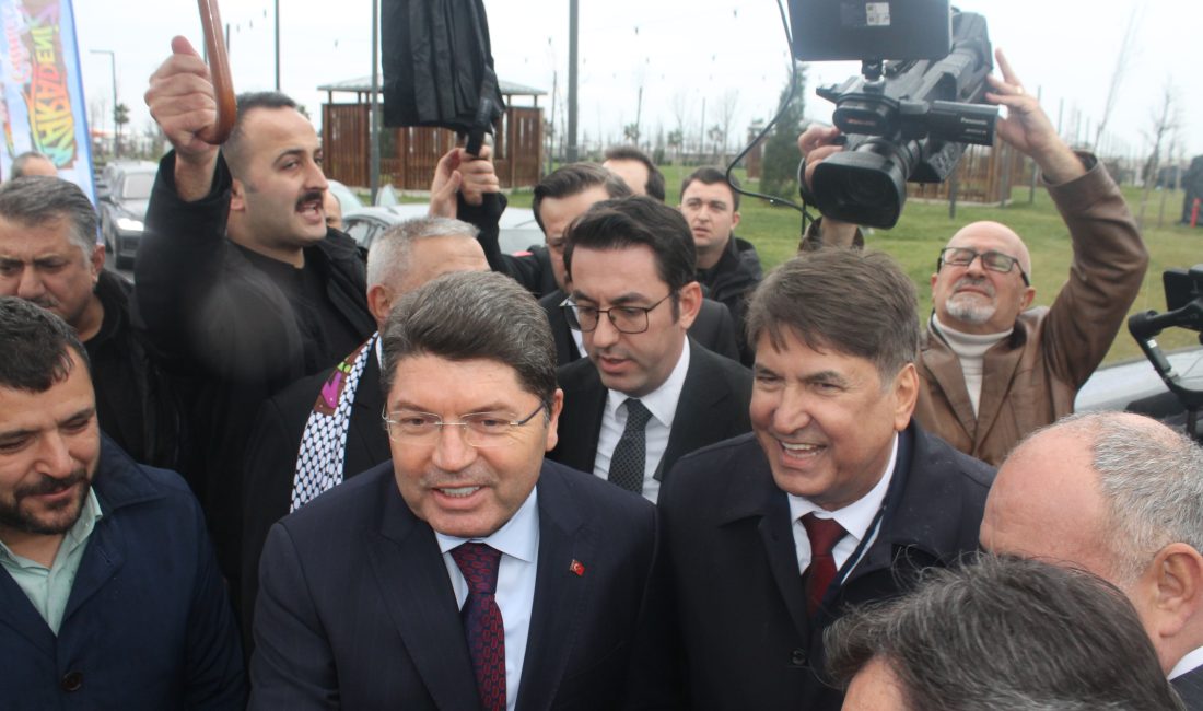 İstanbul Atatürk Havalimanı Millet Bahçesi’nde Karadeniz Dernekler Konfederasyonu tarafından düzenlenen