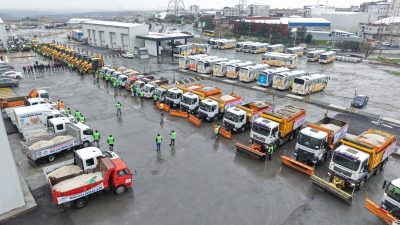 Sultangazi Belediyesi, meteorolojinin uyarıları üzerine kar ve buzlanma için teyakkuza