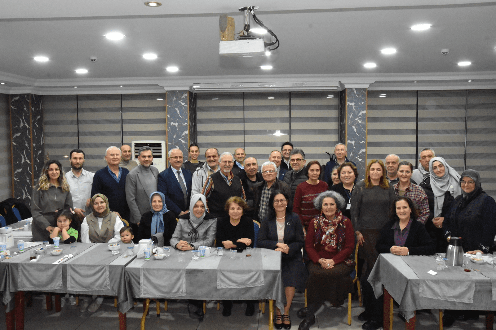 Kocaeli Kastamonulular Kültür ve Dayanışma derneği üyeleri geleneksel iftar programında