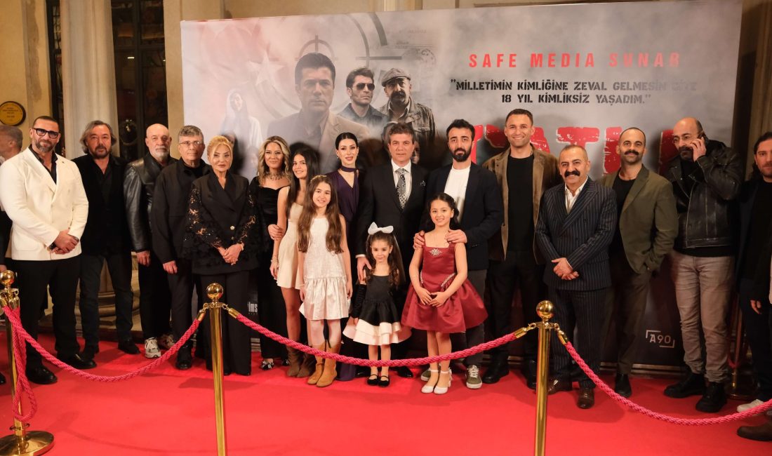 Yılın merakla beklenen yapımlarından “Çatlı”, İstanbul’daki Atlas Sineması’nda gerçekleştirilen özel