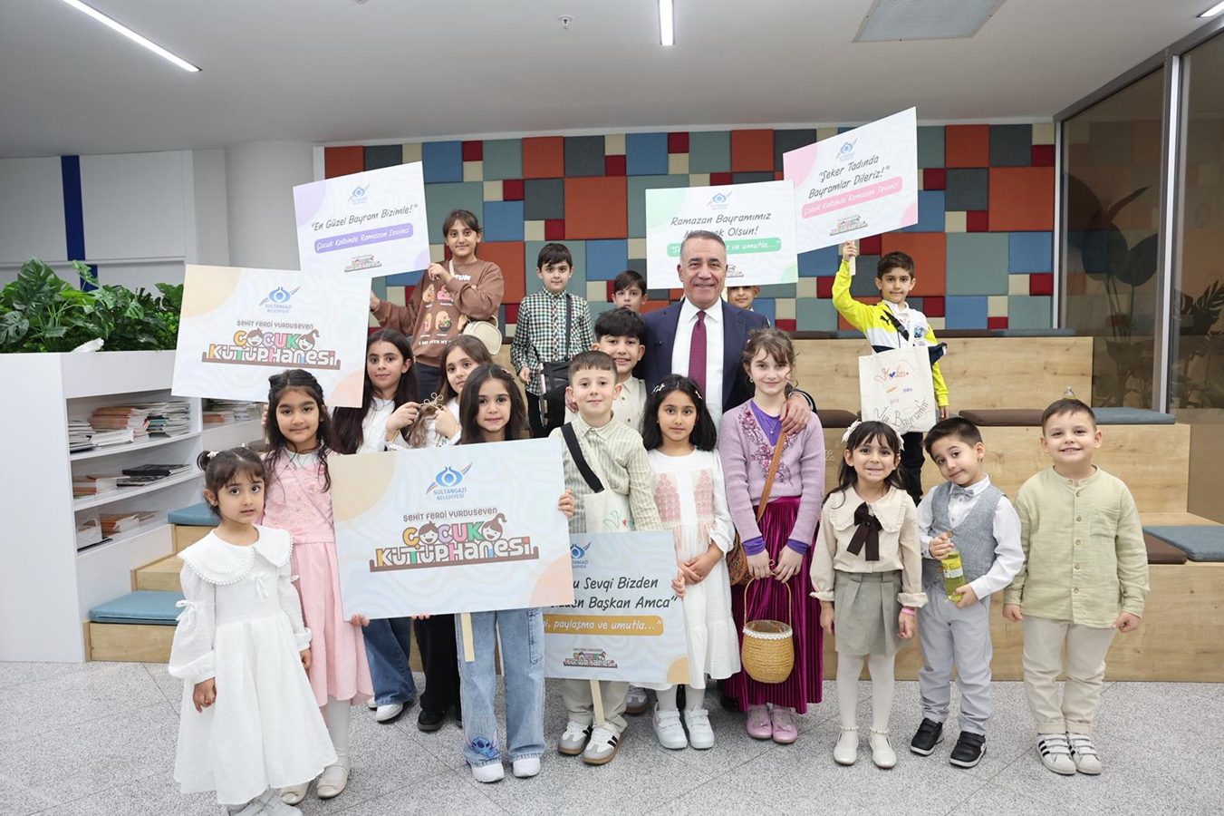Sultangazi Belediyesi Çocuk Kütüphanesi’nin minik ziyaretçileri, Ramazan Bayramı öncesinde belediye