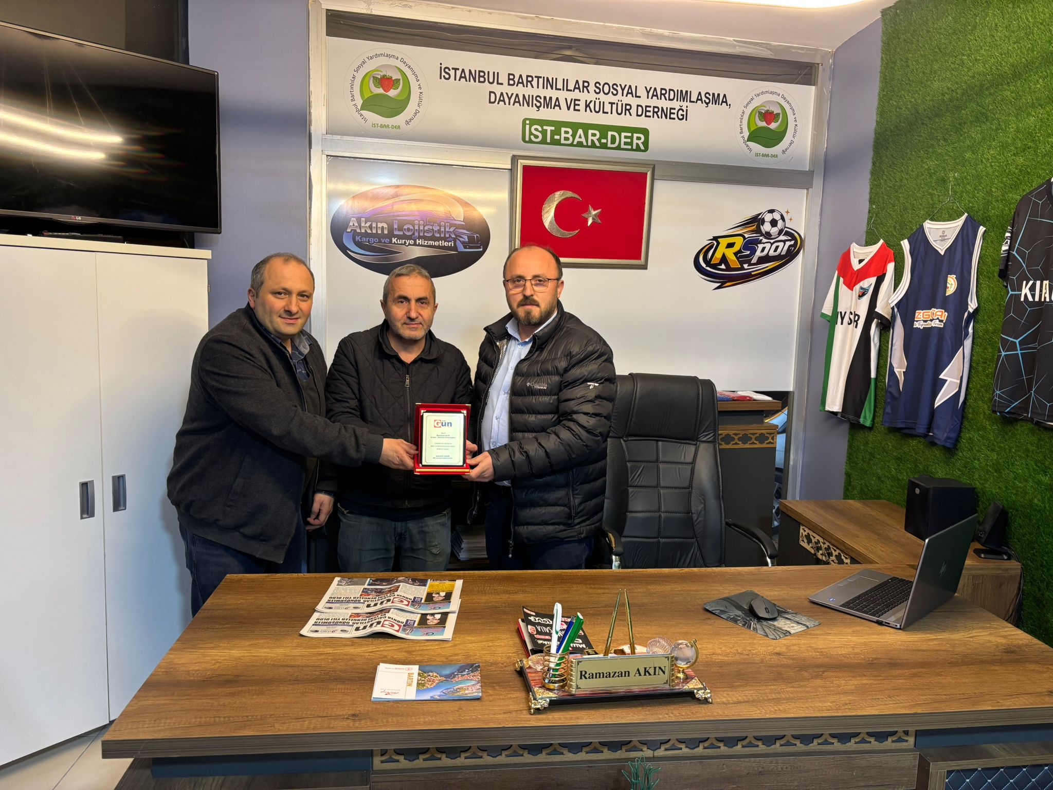 Gün Gazetesi tarafından düzenlenen “2025 Yılının Enleri” ödül töreni, iş