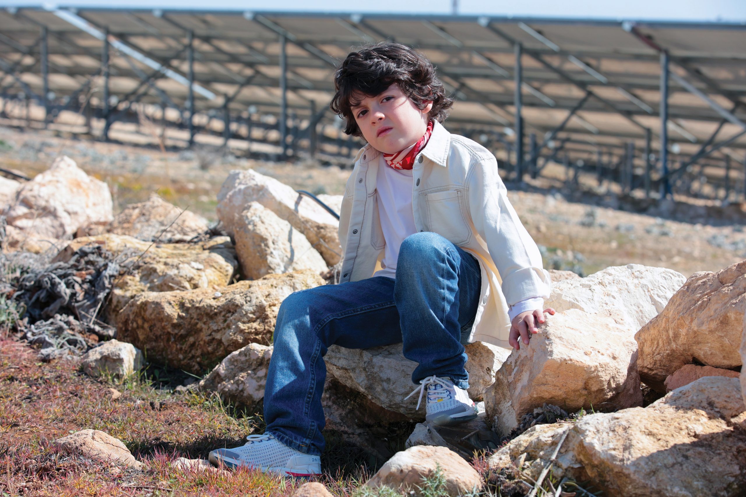 “Uzak Şehir” dizisindeki performansıyla dikkat çeken Kuzey Gezer, oyunculuğa bakışını,