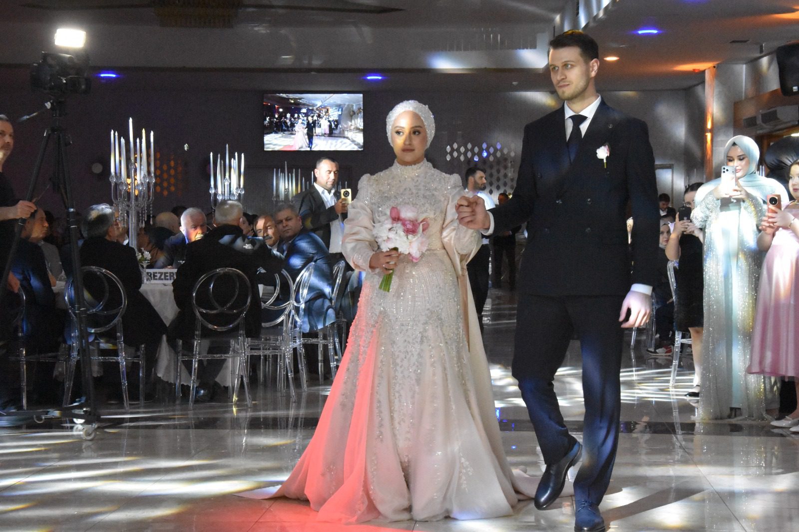 İstanbul’da düzenlenen görkemli bir törenle Beyza Gökırmak ve Melih Yıldırım