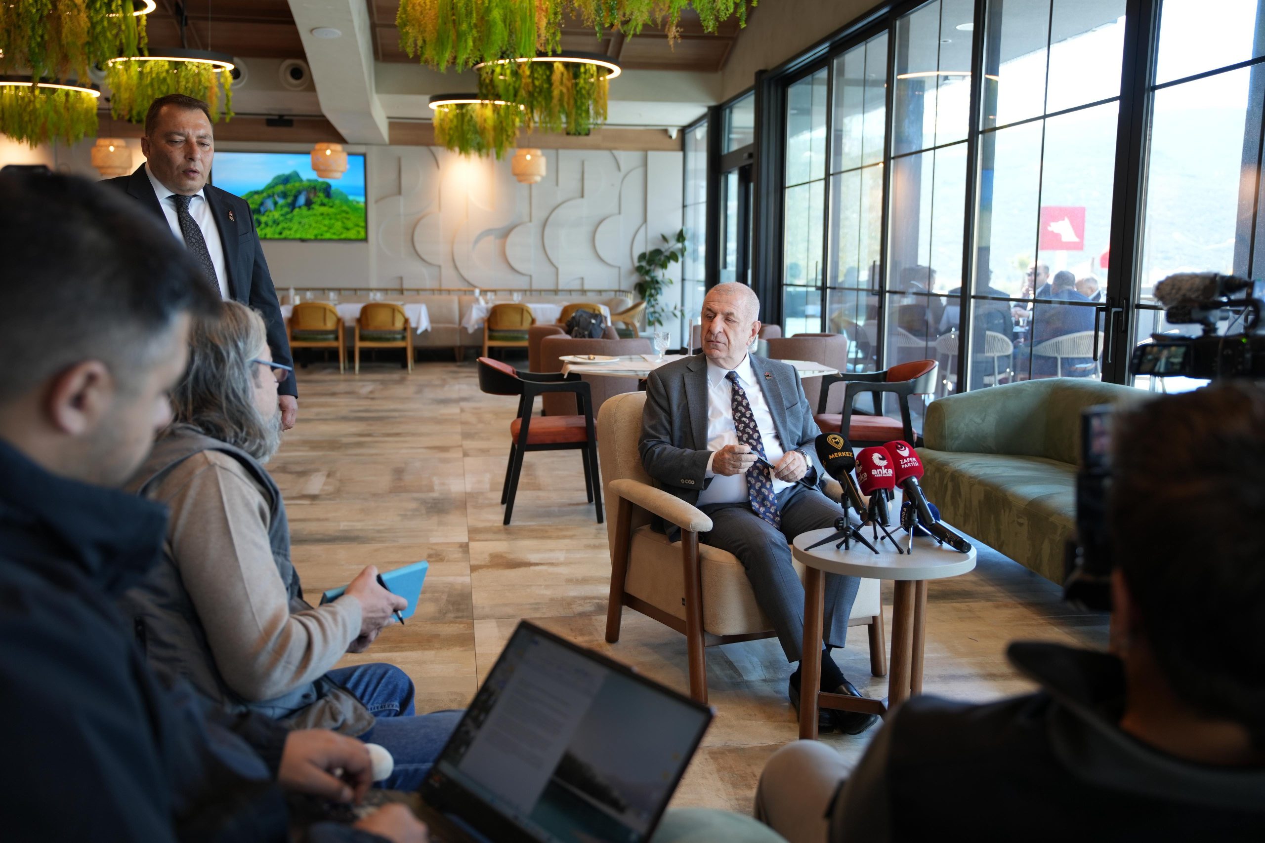 Zafer Partisi Genel Başkanı Prof.Dr Ümit Özdağ, Muğla'da basınla buluştu.