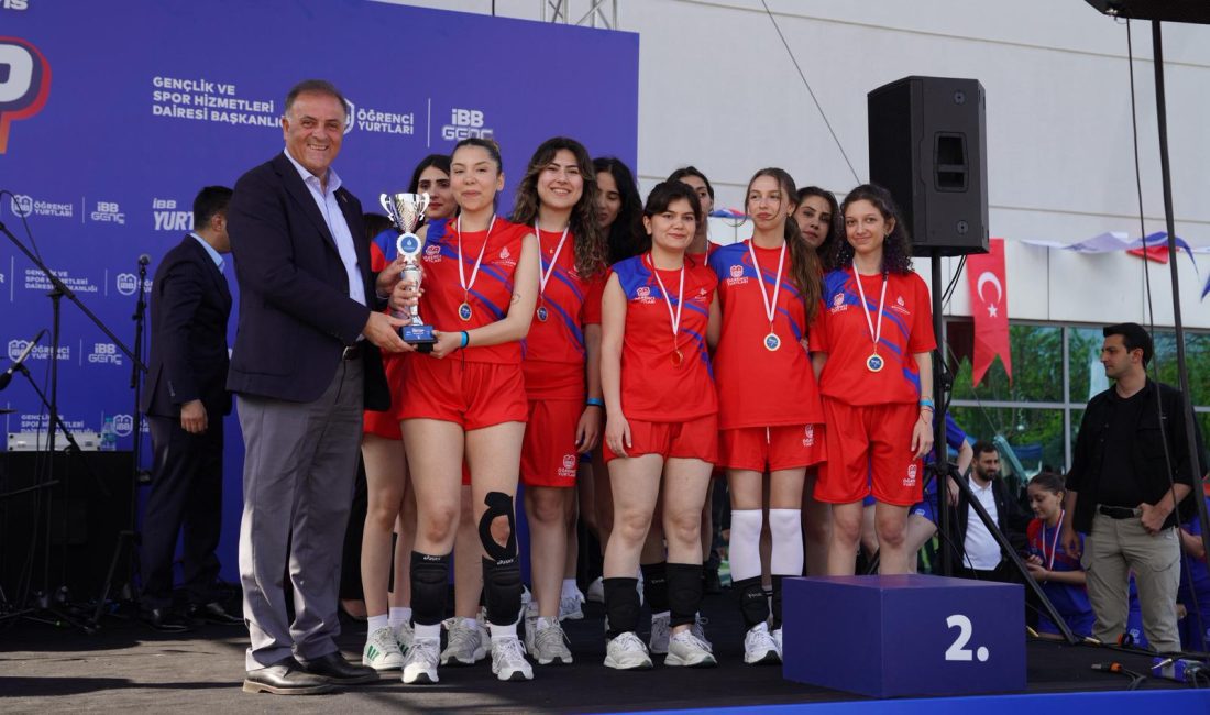 İBB Başkanvekili Nuri Aslan, İBB Yurtları Spor Şenliği Ödül Töreni’nde